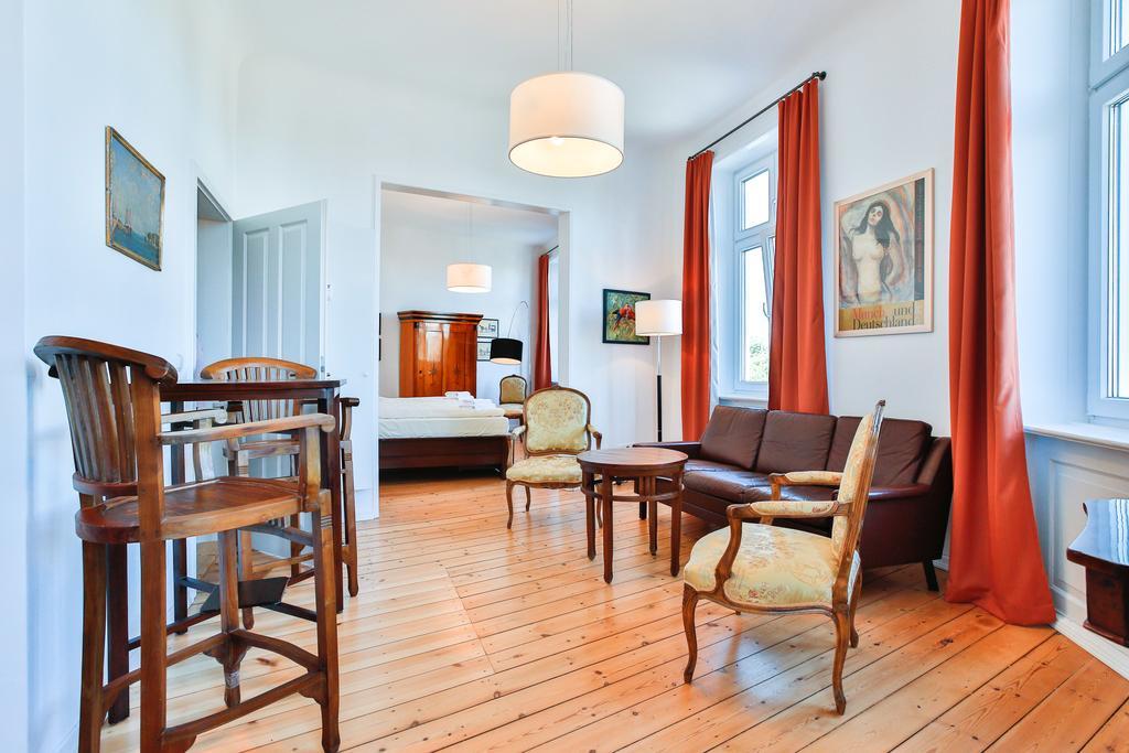 Riverside Apartment Lubeck